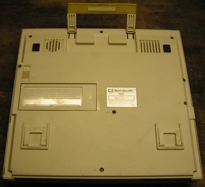Bondwell : B200